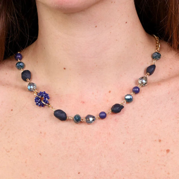 Collana in Metallo con pietre e dettaglio in perline blu — collezione burano