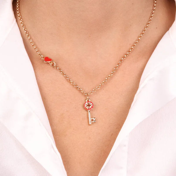 Collana in Metallo con chiave pendente in smalto rosso — collezione cannareggio