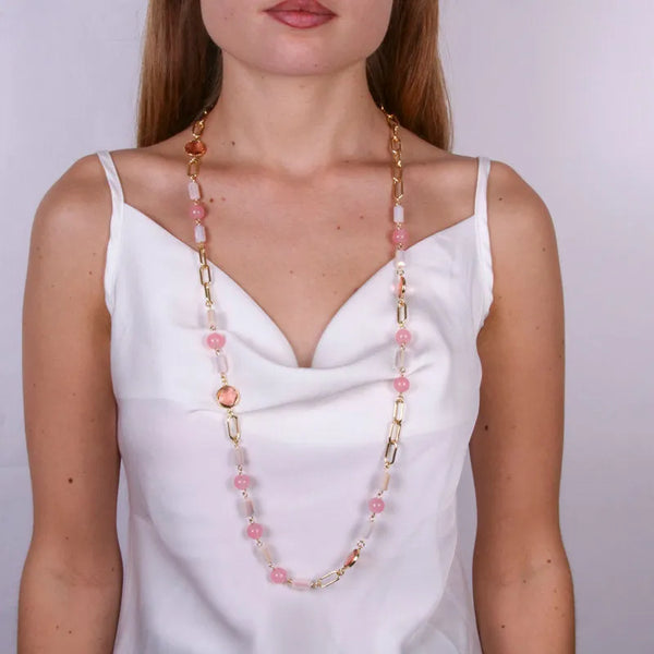 Collana in Metallo con catene , cristalli e perle rosa — collezione doge