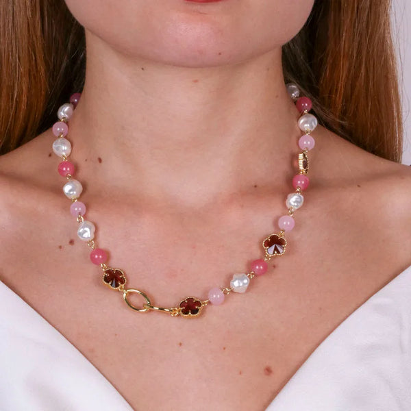Collana in Metallo con cristalli a forma fiore e perle bianche e rosa — collezione doge