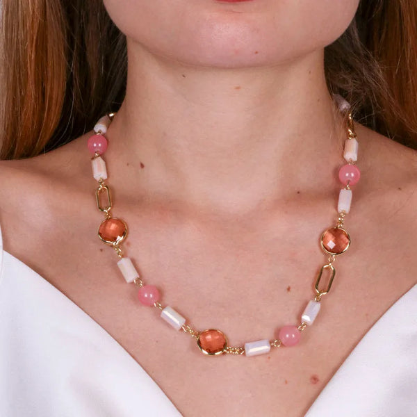 Collana in Metallo con cristalli rosa e perle — collezione doge