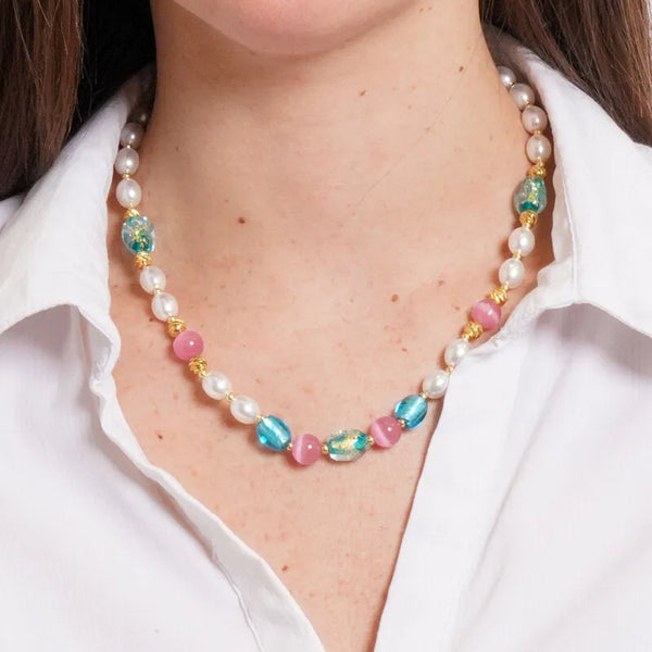 Collana in Metallo Murano Stone con pietre bianche, rosa e turchesi — collezione golden murano