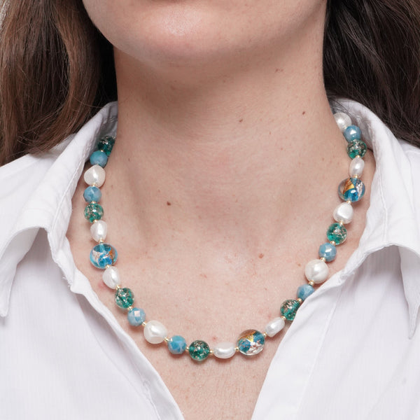 Collana in Metallo pietre verdi di Murano e perle — collezione gondola
