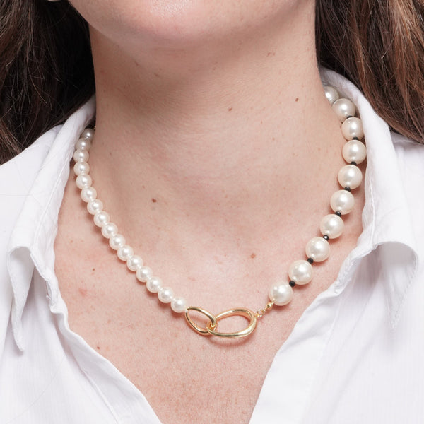 Collana in Metallo cerchi intrecciati con perle — collezione oro veneziano