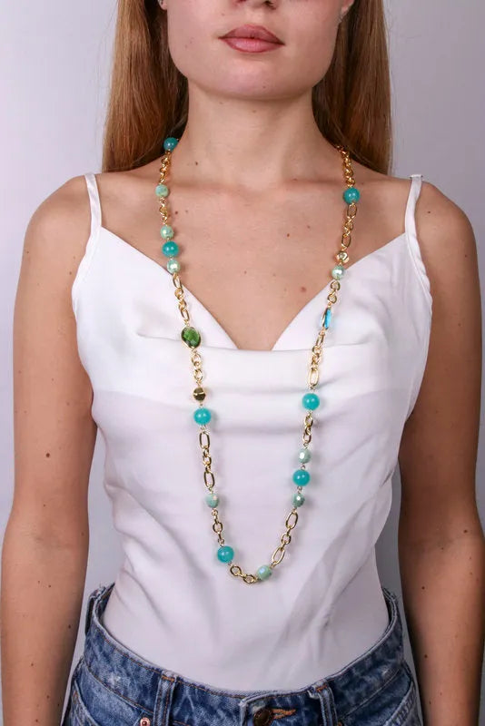 Collana in Metallo lunga con catena , perle e cristalli verdi — collezione serenissima